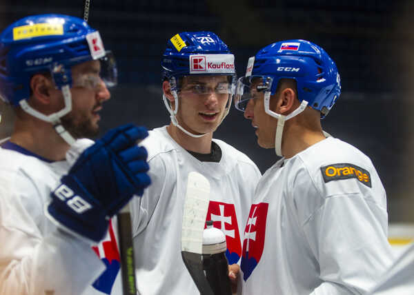 Juraj Slafkovský a Martin Féherváry.