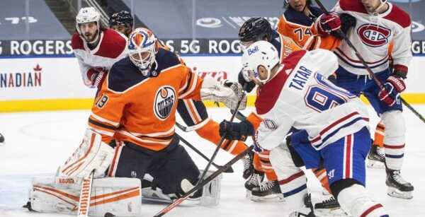 Mikko Koskinen v bráne Edmonton Oilers.